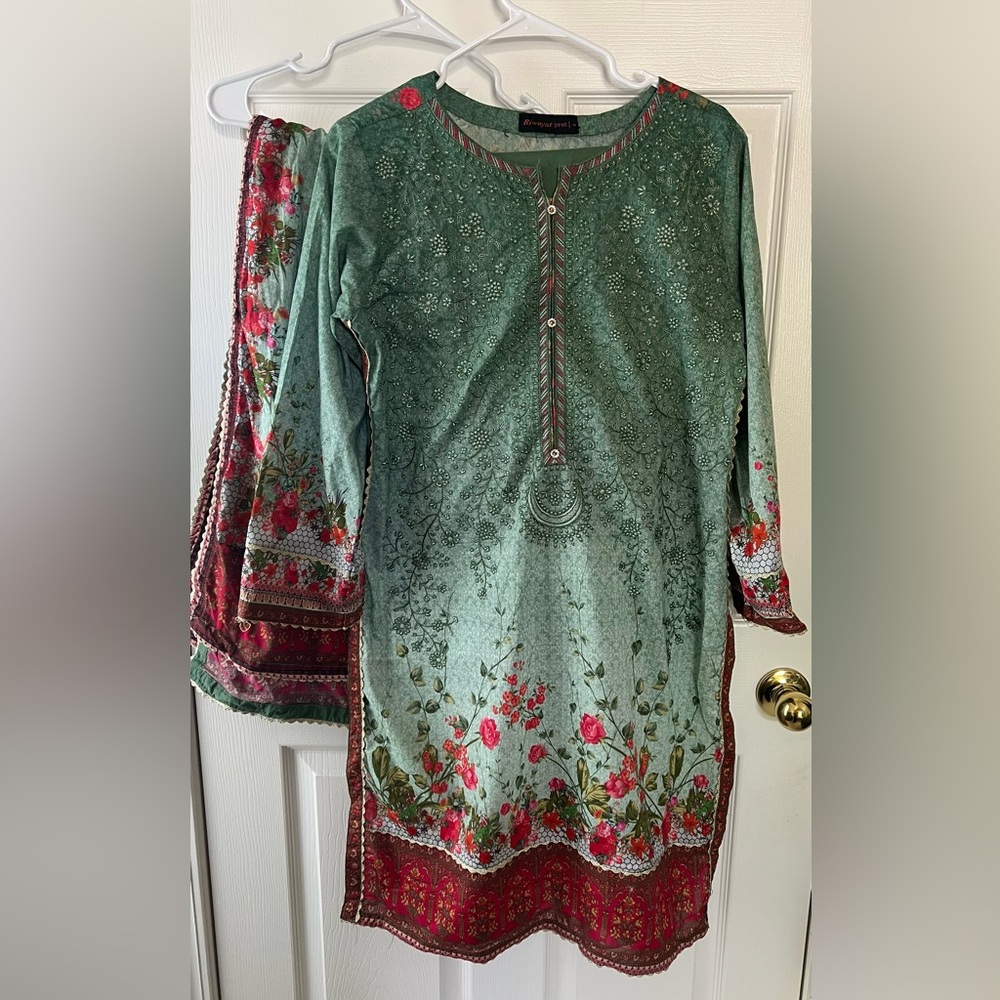 Green and Fuchsia Lawn 3pc Suit
